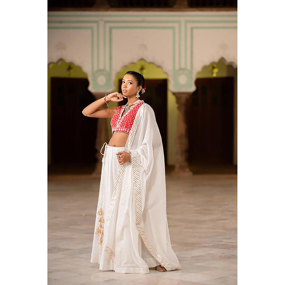 Taraasi Noorani White Mulmul Cotton Kalidar Ghaghara Skirt