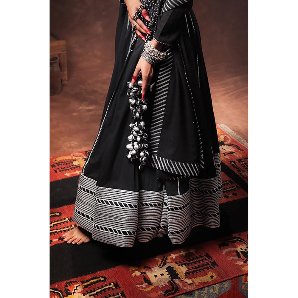Taraasi Husnara Black Mulmul Cotton Kalidar Ghaghara Skirt