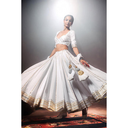 Taraasi Chandra Mukhi White Mulmul Cotton Kalidar Ghaghara Skirt