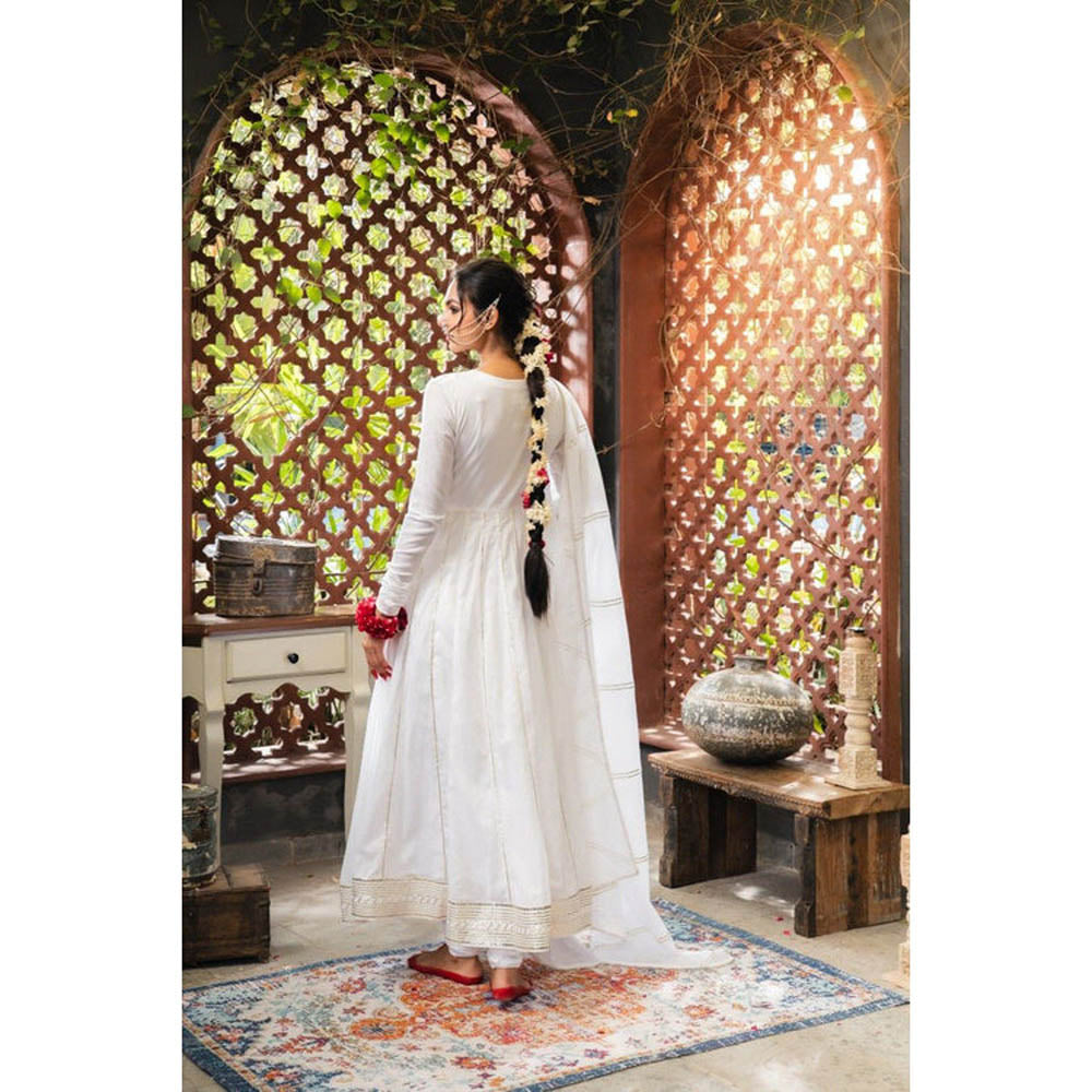 Taraasi Beebo Jaan' White Mulmul Cotton Anarkali