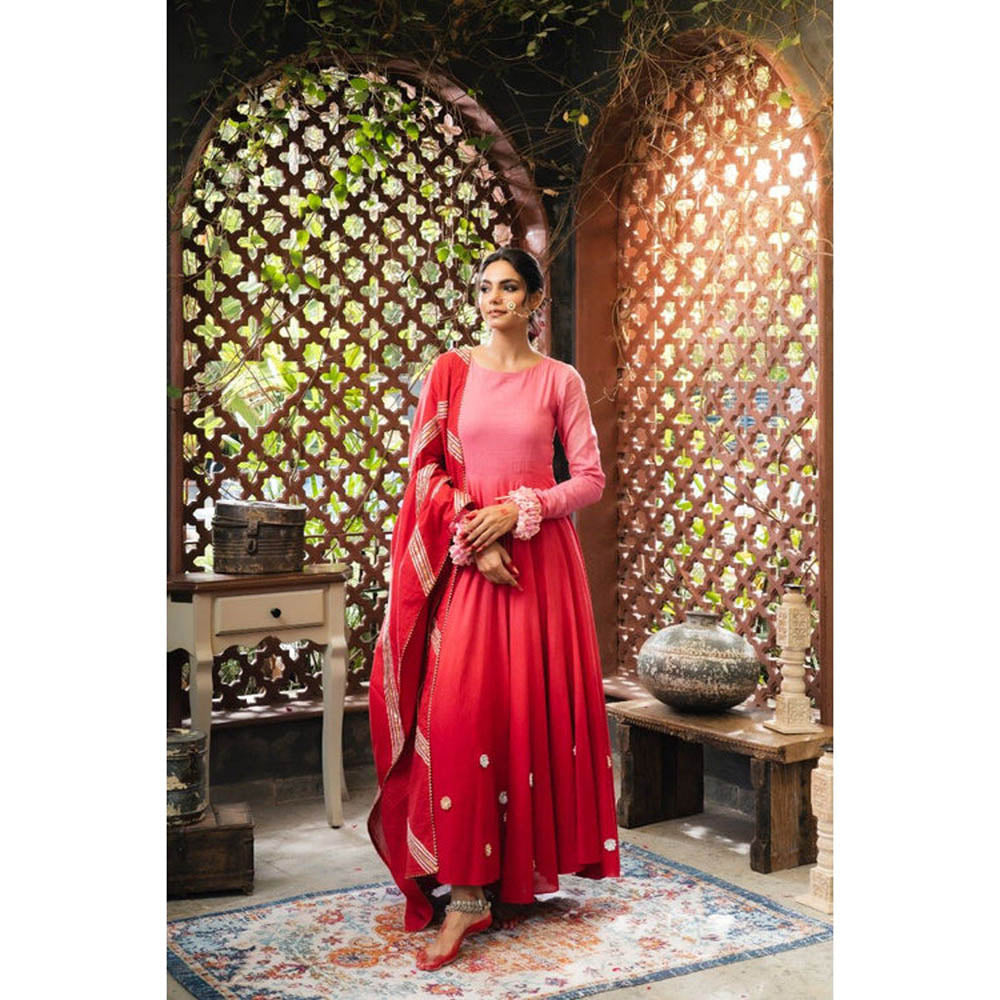 Taraasi Dilruba' Pink and Maroon Ombre Mulmul Cotton Anarkali