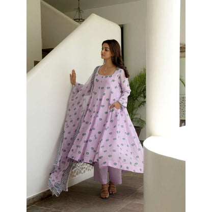 Taro india Fresh and Wild Kurta with Pant and Dupatta (Set of 3)