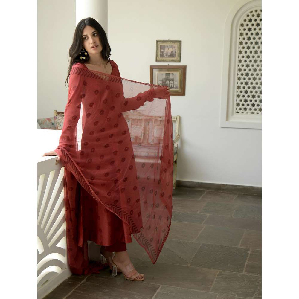 Taro india Dark Amber Kurta with Pant and Dupatta (Set of 3)