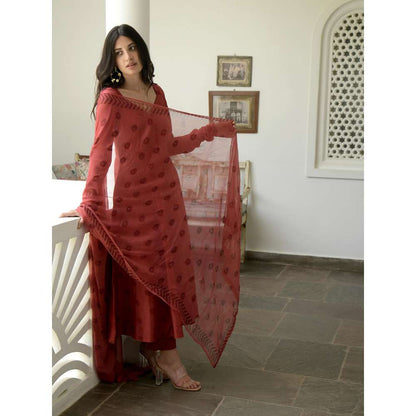 Taro india Dark Amber Kurta with Pant and Dupatta (Set of 3)