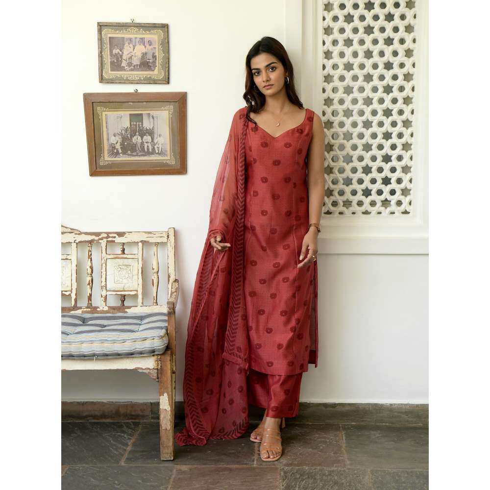 Taro india Rosy Sangria Kurta with Pant and Dupatta (Set of 3)