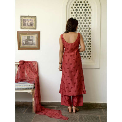 Taro india Rosy Sangria Kurta with Pant and Dupatta (Set of 3)