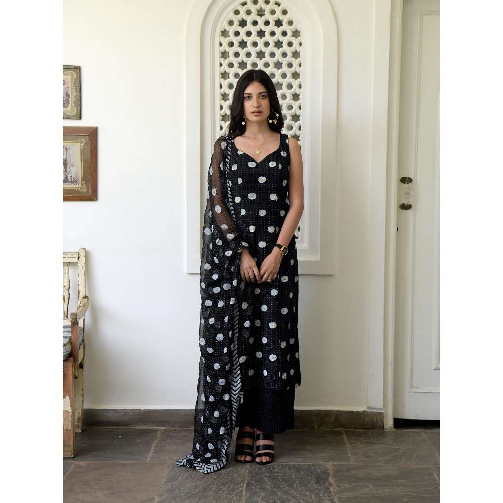 Taro india Queen of Spades Kurta with Pant and Dupatta (Set of 3)