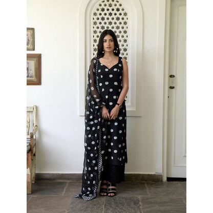 Taro india Queen of Spades Kurta with Pant and Dupatta (Set of 3)