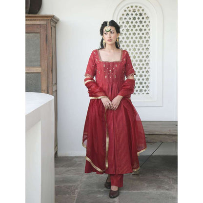 Taro india Cherry Sangria Kurta with Pant and Dupatta (Set of 3)