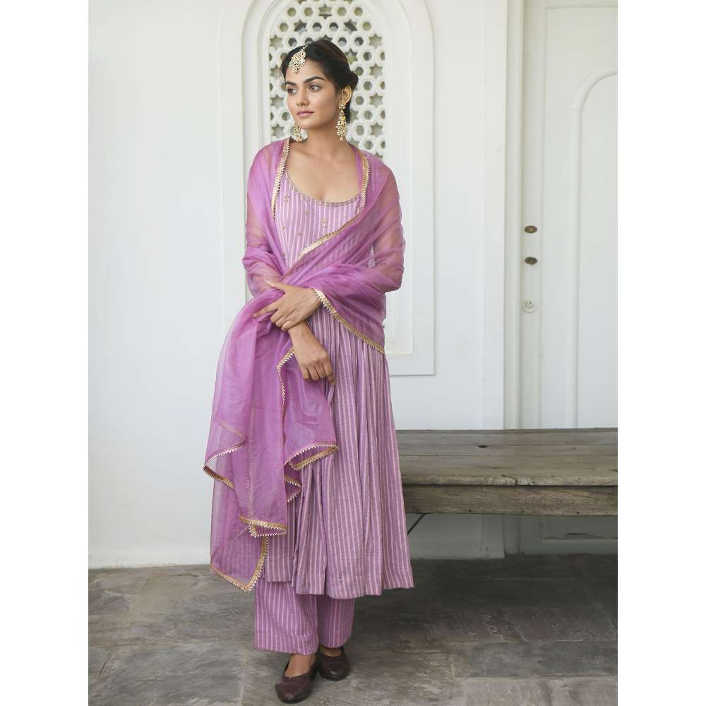 Taro india Lavender Spring Kurta with Pant and Dupatta (Set of 3)