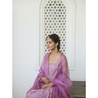 Taro india Lavender Spring Kurta with Pant and Dupatta (Set of 3)