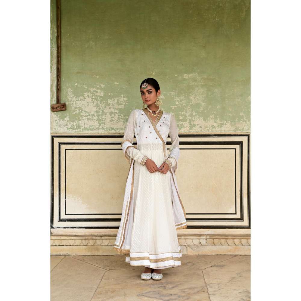 Taro India Masakkli Kurta White (Set of 3)