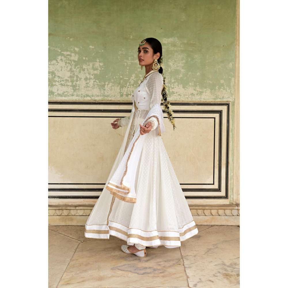Taro India Masakkli Kurta White (Set of 3)