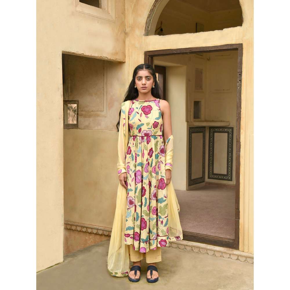 Taro India CanaryYellow Kurta with Pant and Dupatta (Set of 3)