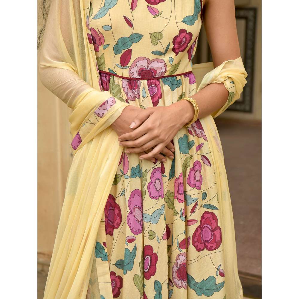 Taro India CanaryYellow Kurta with Pant and Dupatta (Set of 3)