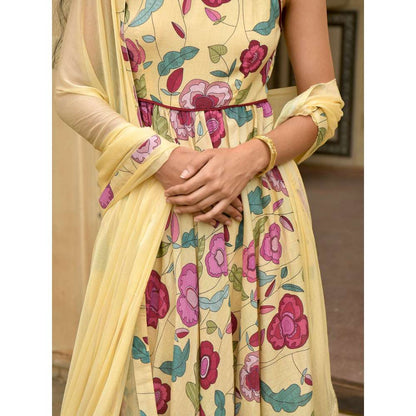 Taro India CanaryYellow Kurta with Pant and Dupatta (Set of 3)
