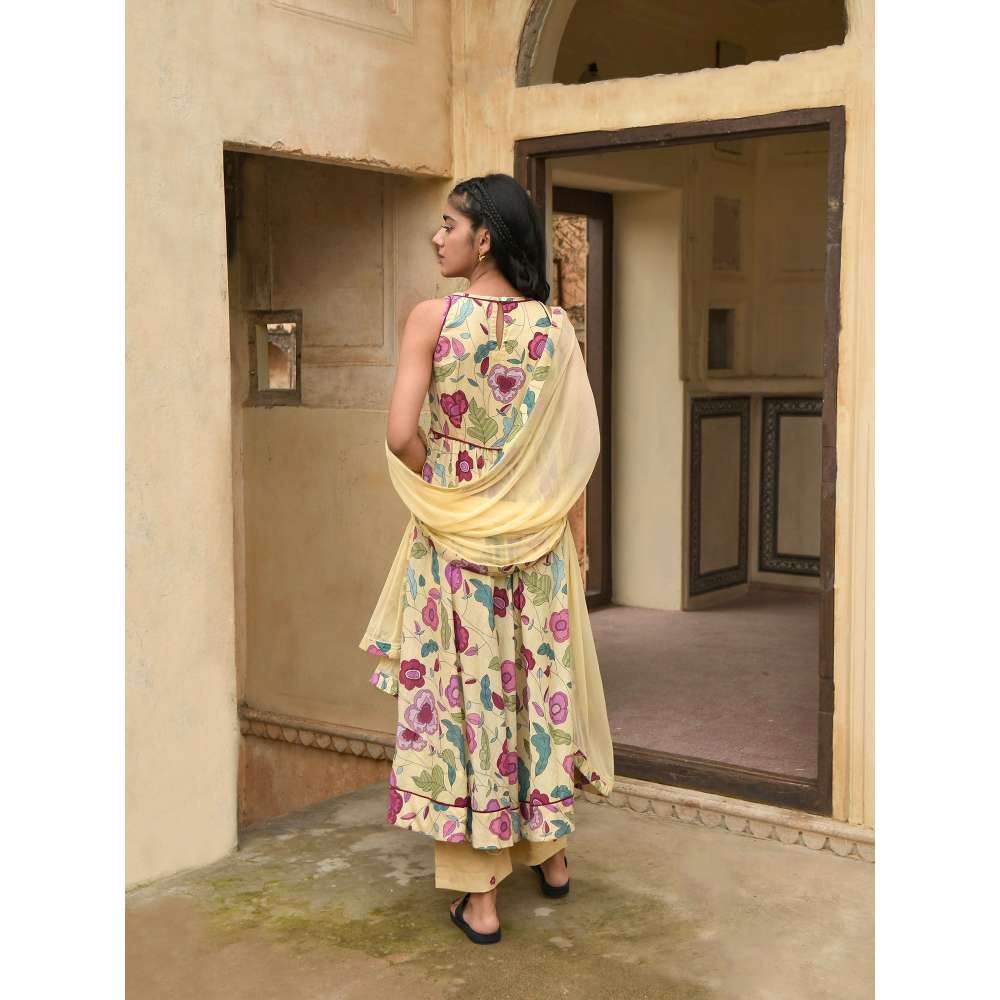 Taro India CanaryYellow Kurta with Pant and Dupatta (Set of 3)