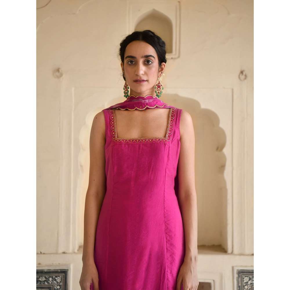 Taro India Pink Rose Kurta with Pant and Dupatta (Set of 3)