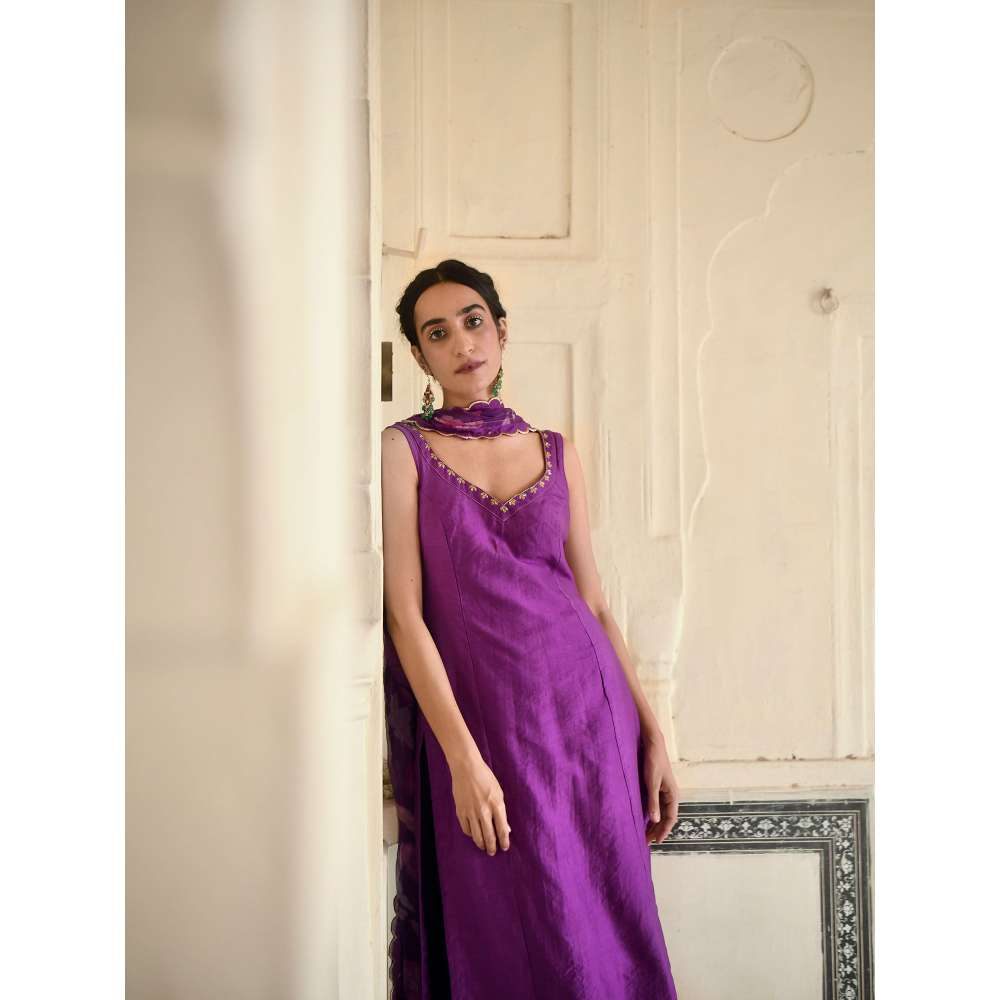 Taro India Grape Purple Kurta with Pant and Dupatta (Set of 3)