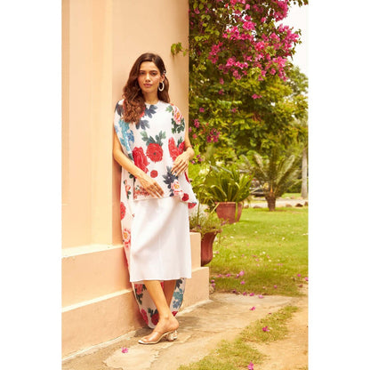 TASUVURE White Freya Flower It Dress with Attached Cape