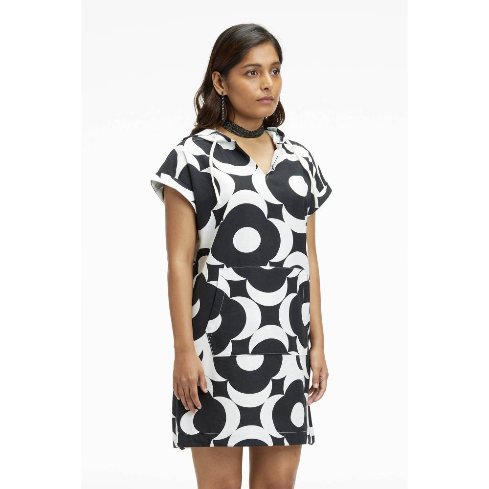 TERRA LUNA Omnia Black Printed Dress