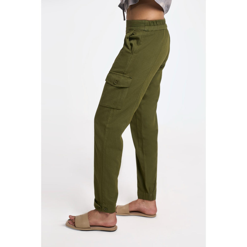 TERRA LUNA Women's Olive Cargo Solid Pant