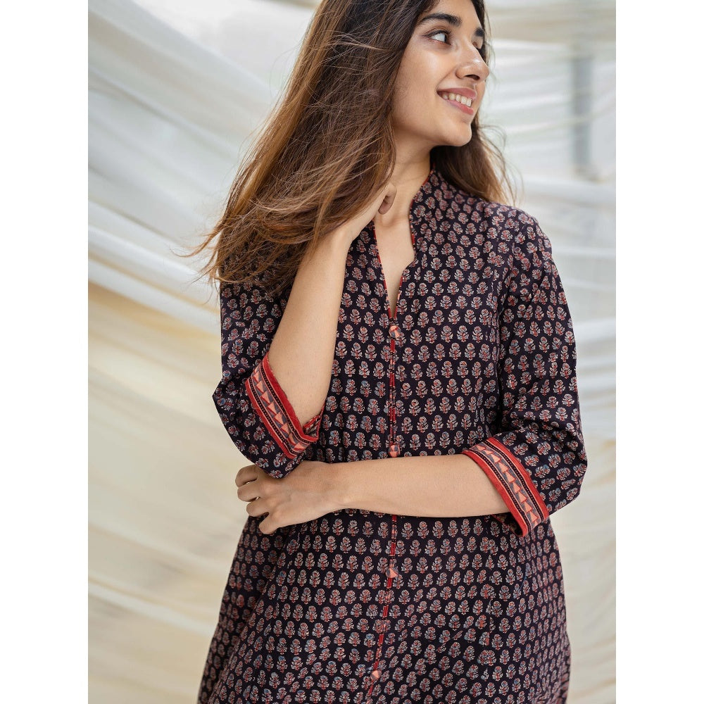 The Indian Ethnic Co. Ajrakh Black Cotton Kurta