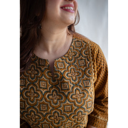 The Indian Ethnic Co. Ajrakh Slub Cotton Hand Embroidered Kurta