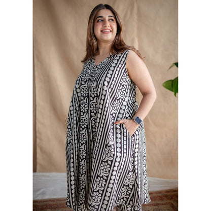 The Indian Ethnic Co. Fakira Mul Co-Ord Kurta with Pant (Set of 2)