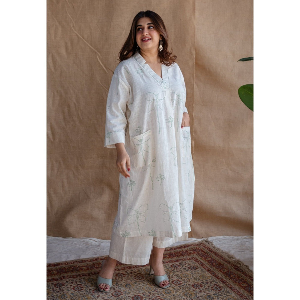 The Indian Ethnic Co. Natural White Dabu Slub Cotton Hand Embroidered Kurta
