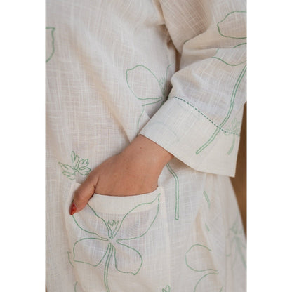 The Indian Ethnic Co. Natural White Dabu Slub Cotton Hand Embroidered Kurta