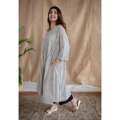 The Indian Ethnic Co. Off White Fakira Mul Jhabba Kali Kurta