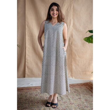 The Indian Ethnic Co. Off White Fakira Mul Dress