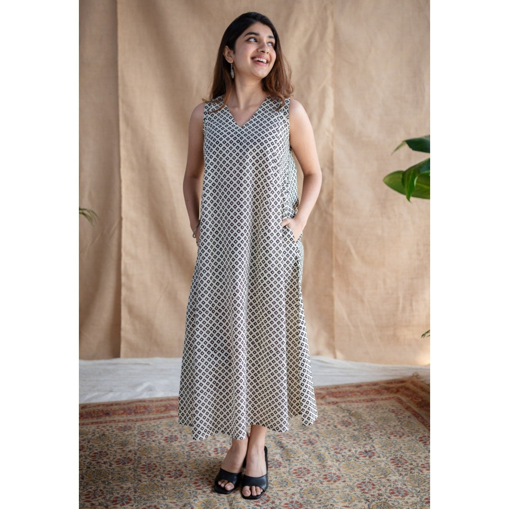 The Indian Ethnic Co. Off White Fakira Mul Dress