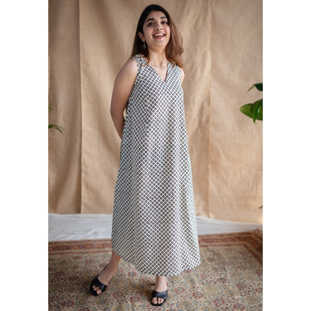 The Indian Ethnic Co. Off White Fakira Mul Dress