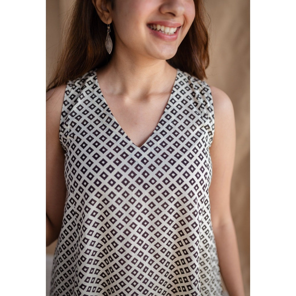The Indian Ethnic Co. Off White Fakira Mul Dress