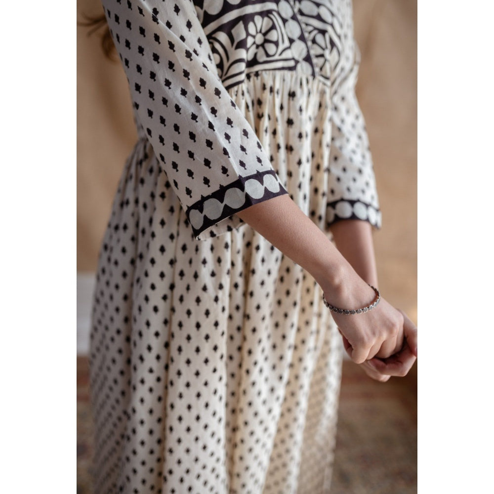 The Indian Ethnic Co. Off White Fakira Mul Dress