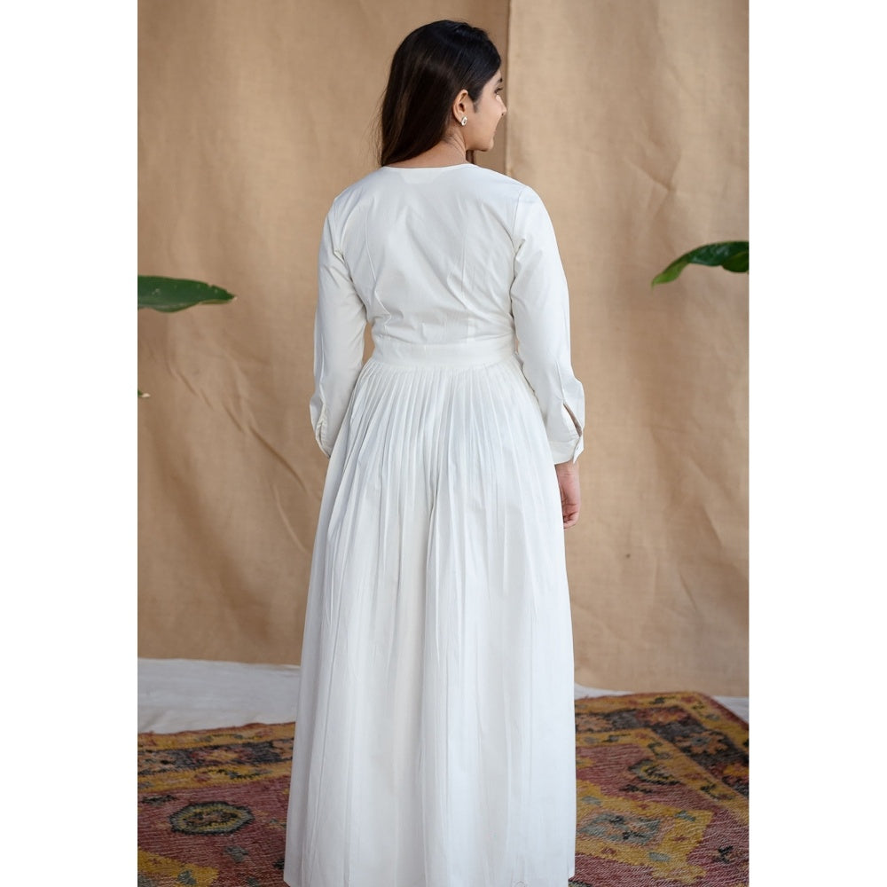 The Indian Ethnic Co. White Poplin Cotton Solid Dress