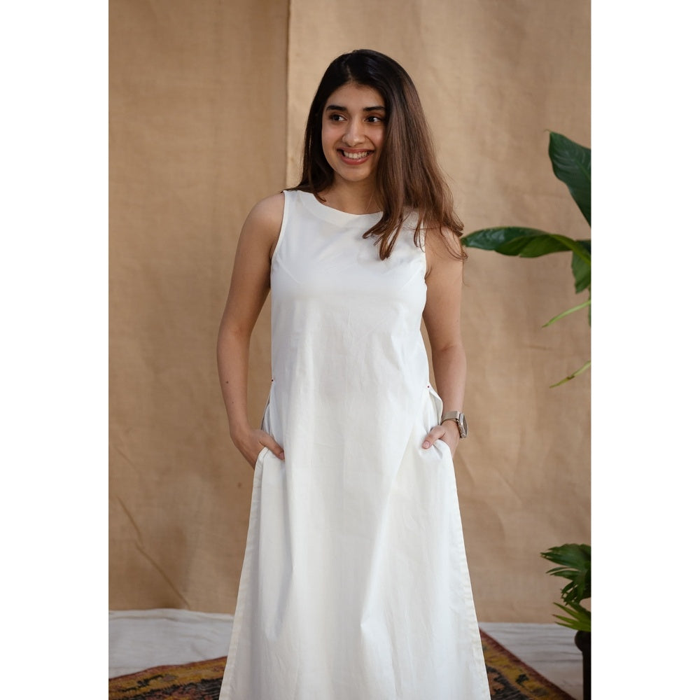 The Indian Ethnic Co. White Poplin Cotton Solid Kurta