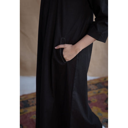 The Indian Ethnic Co. Black Poplin Cotton Solid Kurta