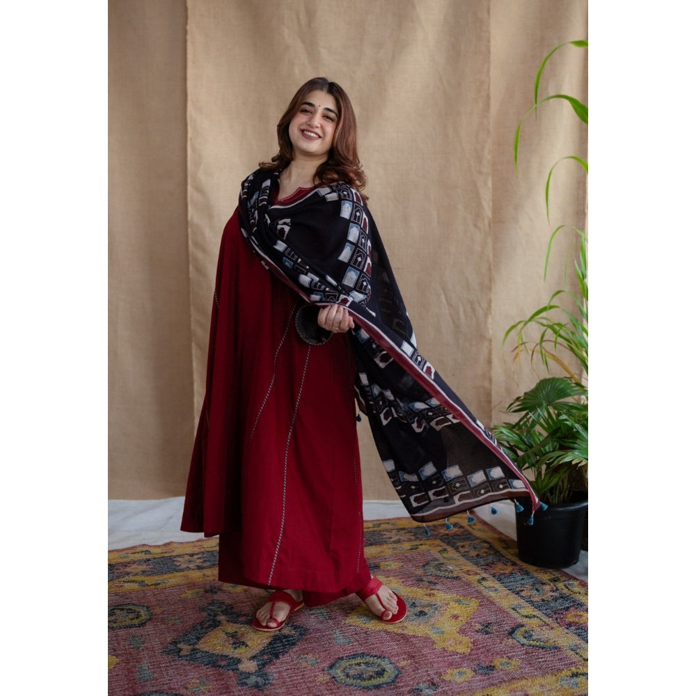 The Indian Ethnic Co. Black Ajrakh Mulmul Cotton Printed Dupatta