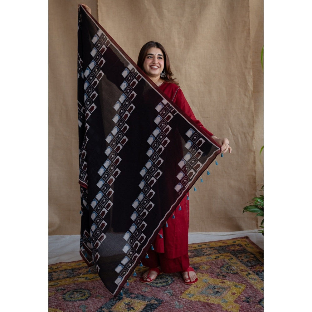 The Indian Ethnic Co. Black Ajrakh Mulmul Cotton Printed Dupatta
