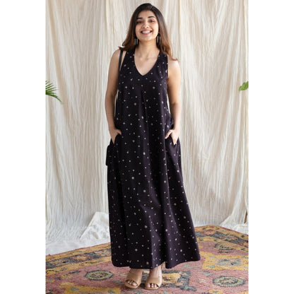 The Indian Ethnic Co. Black Ajrakh A-Line Cotton Printed Sleeveless V-Neck Dress