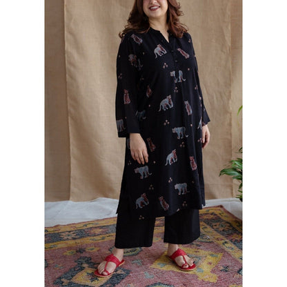 The Indian Ethnic Co. Black Loose Ajrakh Cotton Printed Mandarin Neck Kurta