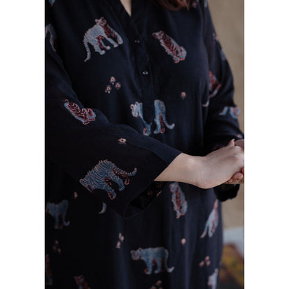 The Indian Ethnic Co. Black Loose Ajrakh Cotton Printed Mandarin Neck Kurta