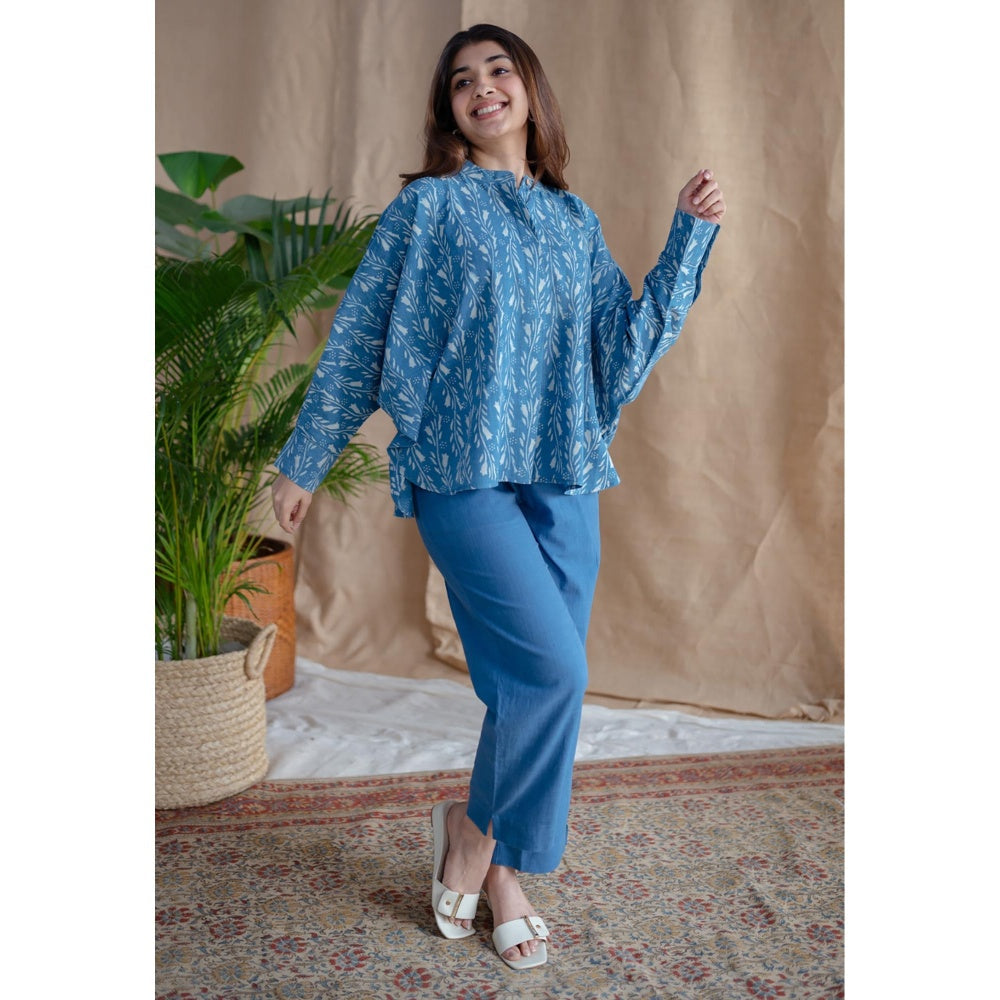 The Indian Ethnic Co. Blue Loose Dabu Slub Cotton Kaftan With Pant (Set of 2)