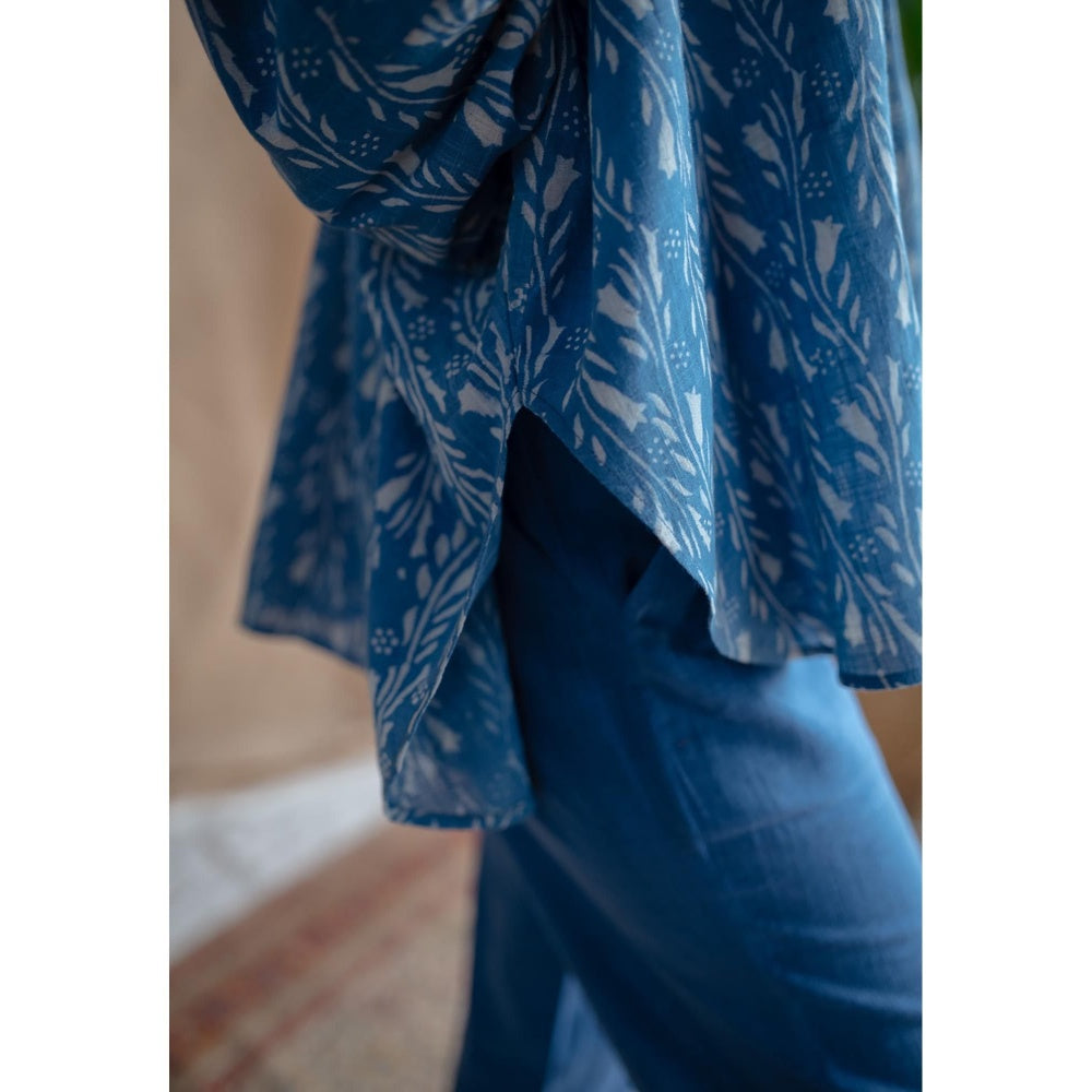 The Indian Ethnic Co. Blue Loose Dabu Slub Cotton Kaftan With Pant (Set of 2)