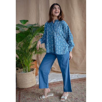 The Indian Ethnic Co. Blue Loose Dabu Slub Cotton Kaftan With Pant (Set of 2)