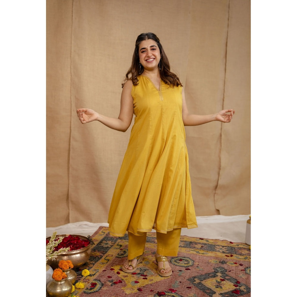 The Indian Ethnic Co. Golden Yellow Plain Cotton V-Neck Kurta with Pant and Dupatta (Set of 3)