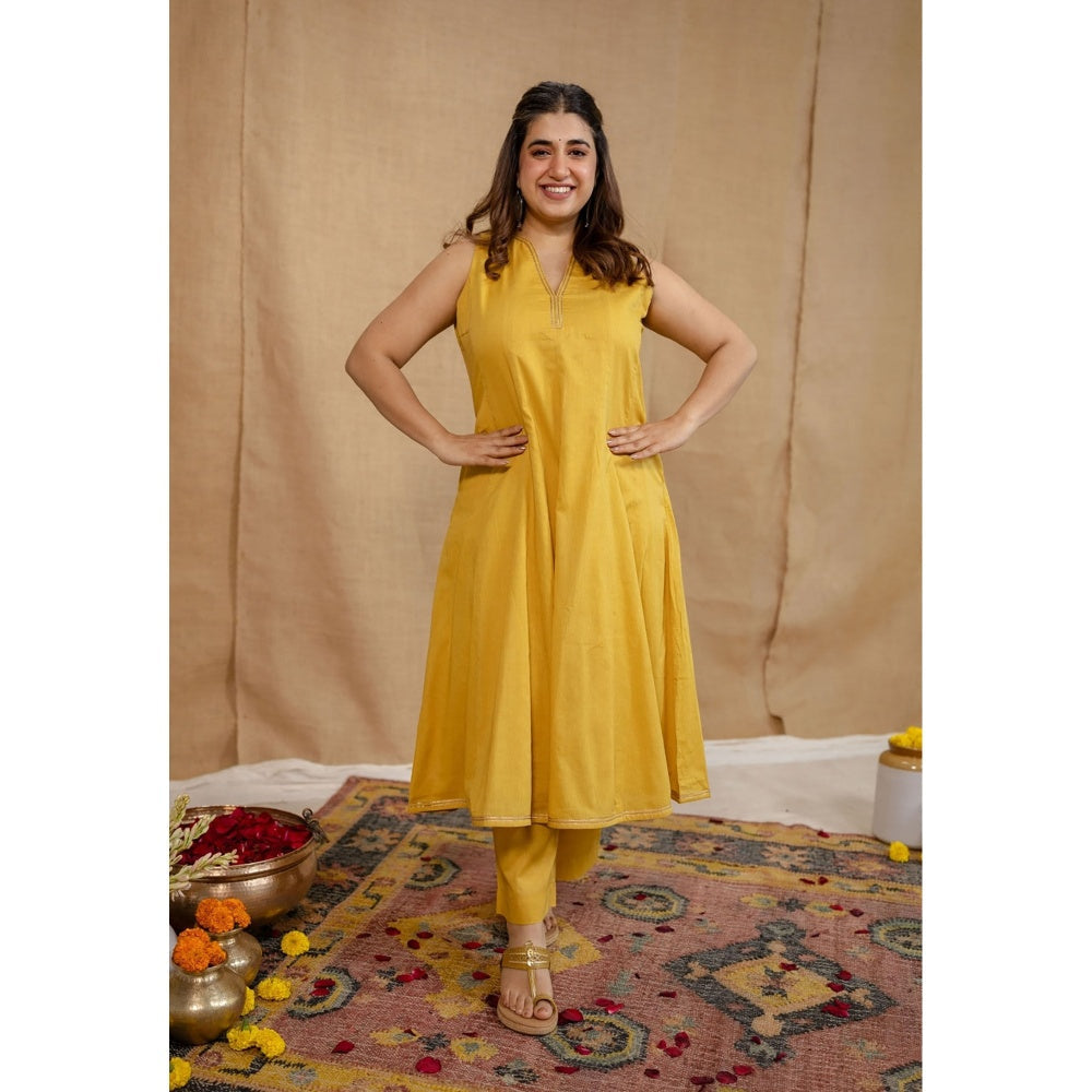 The Indian Ethnic Co. Golden Yellow Plain Cotton V-Neck Kurta with Pant and Dupatta (Set of 3)